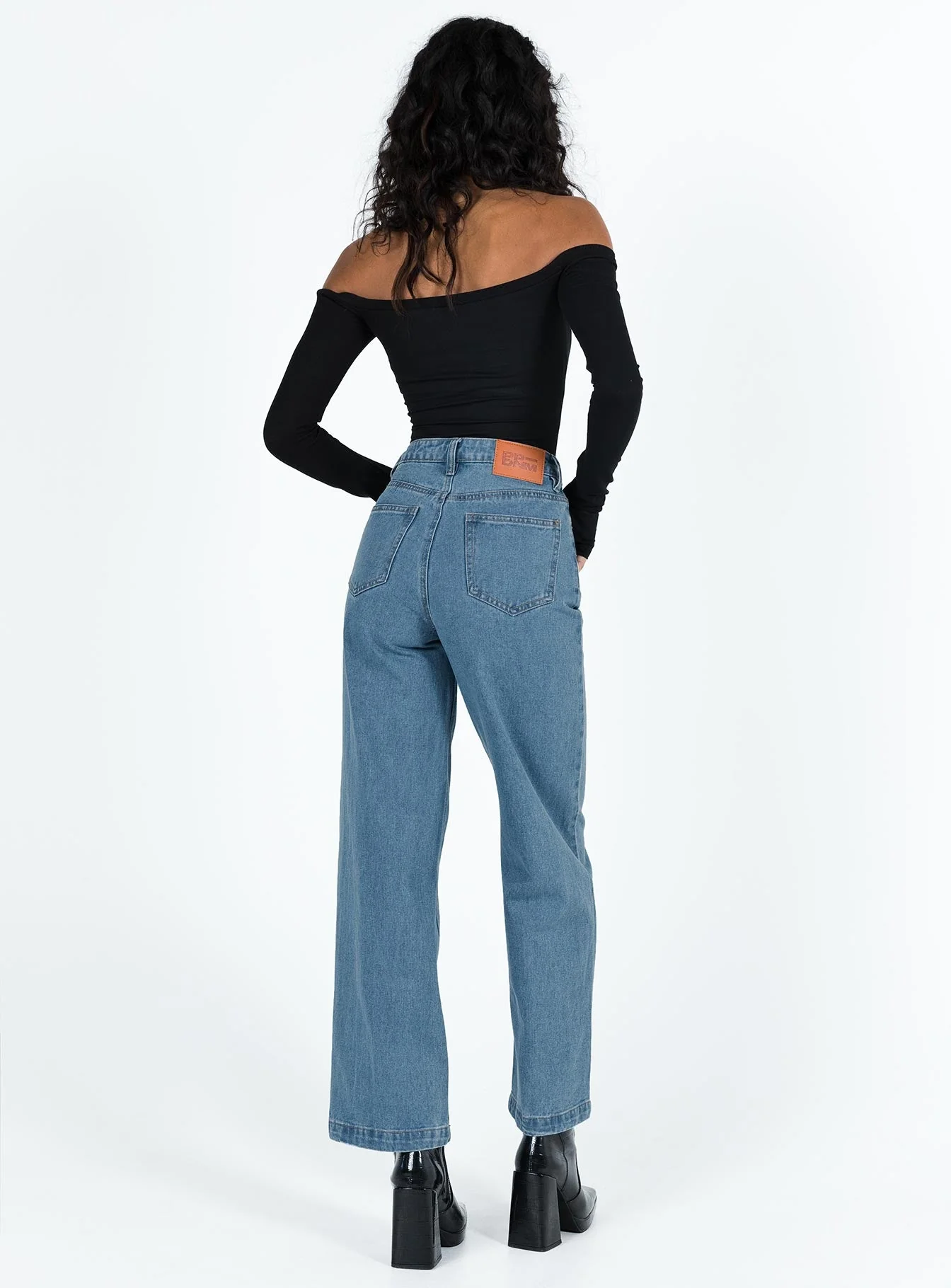 Booran Wide Leg Mid Wash Denim Jean - Image 4