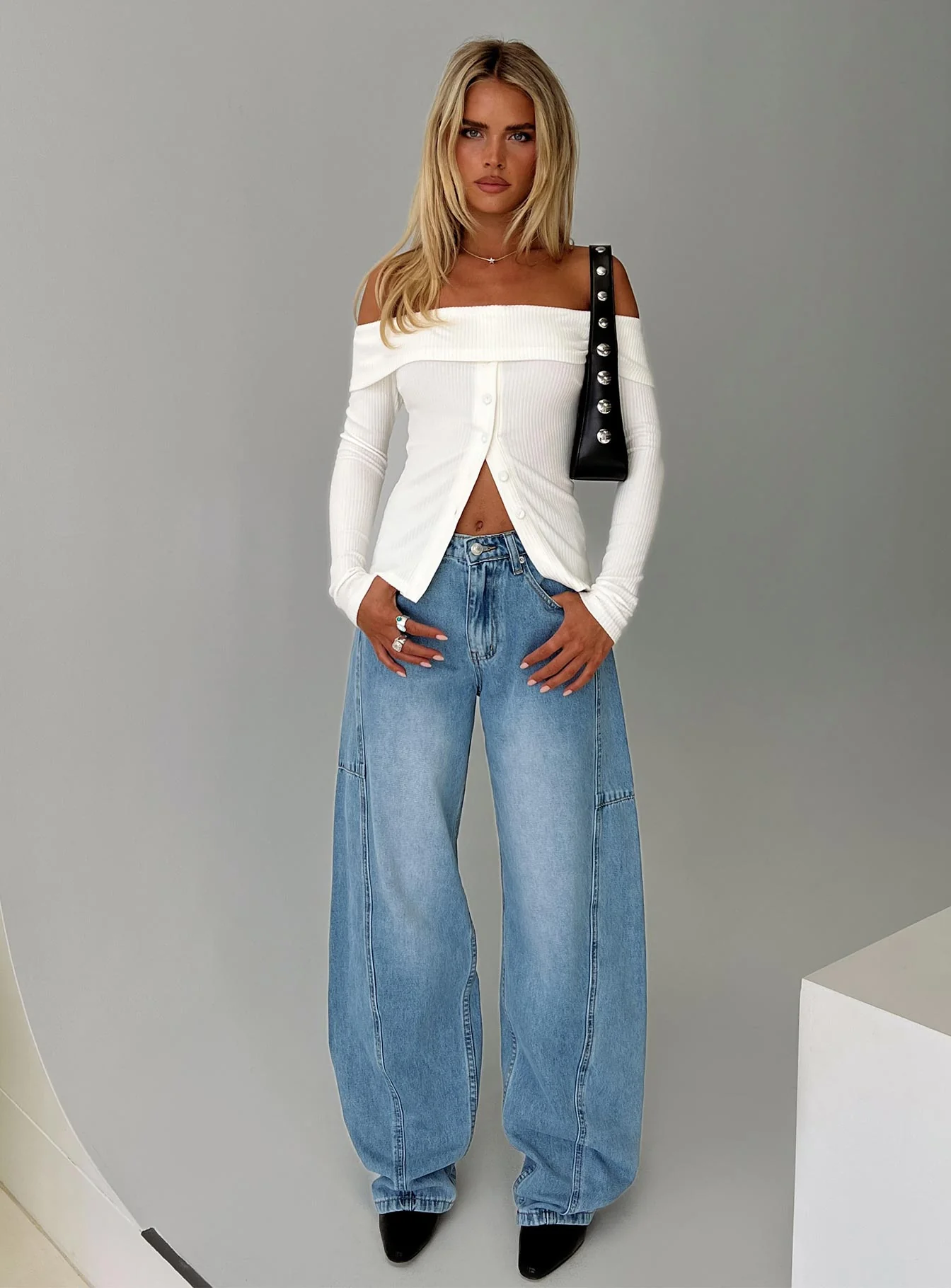 Esperance Mid Rise Barrel Leg Jeans Vintage Blue - Image 8