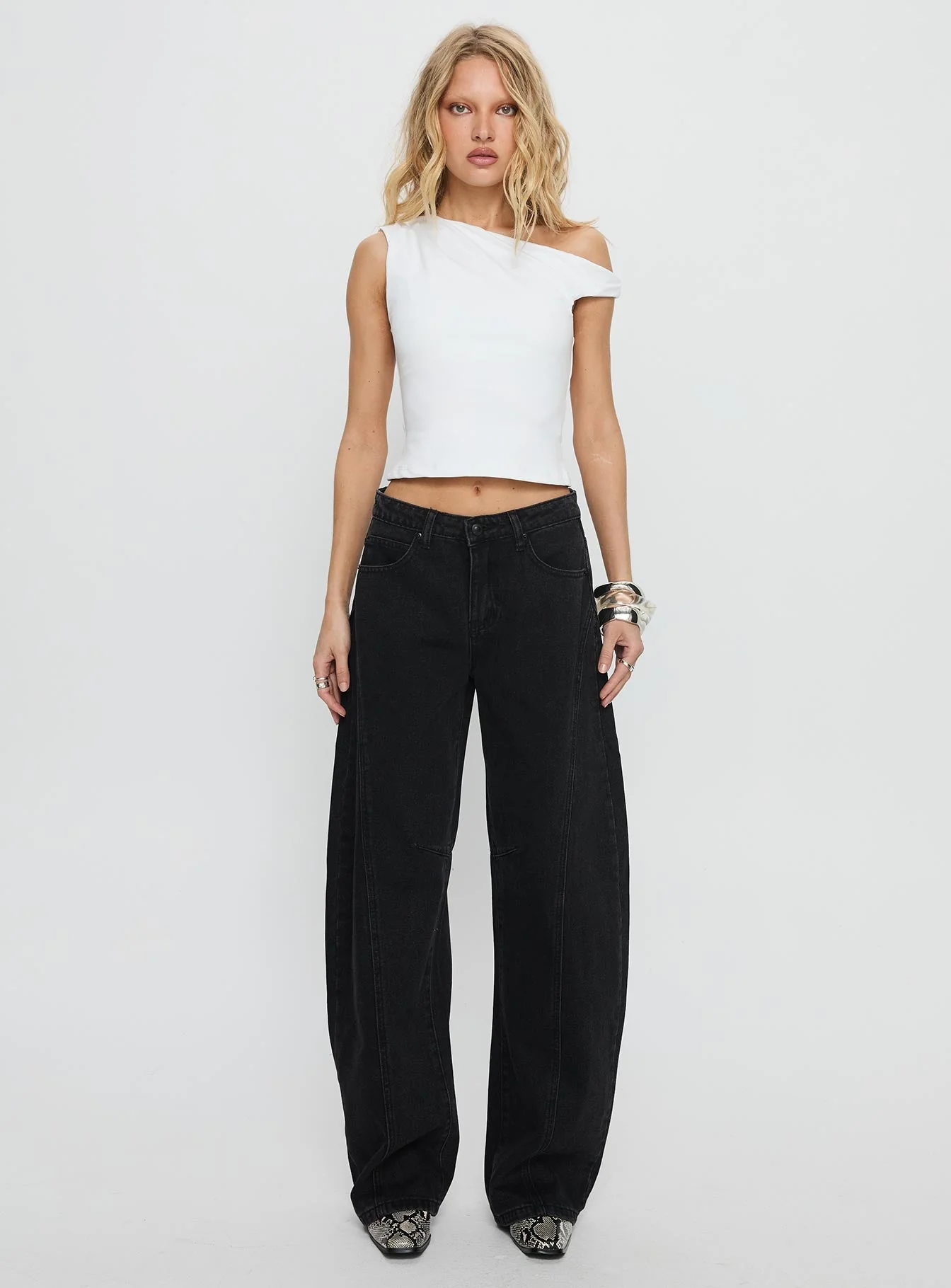 Lost Track Mid Rise Barrel Leg Jeans Washed Black - Image 7