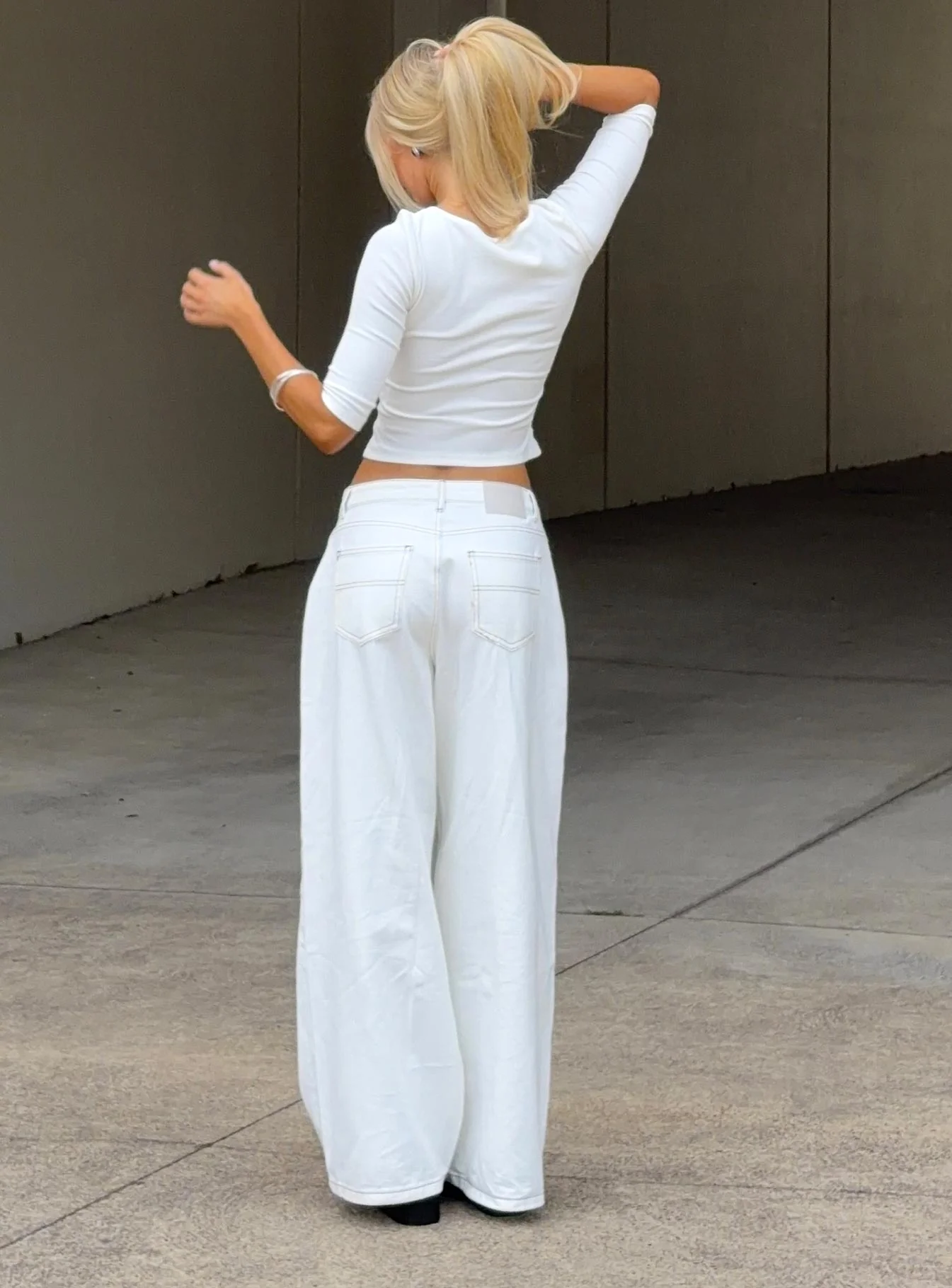 Naylor Mid Rise Wide Leg Jeans Cream - Image 10