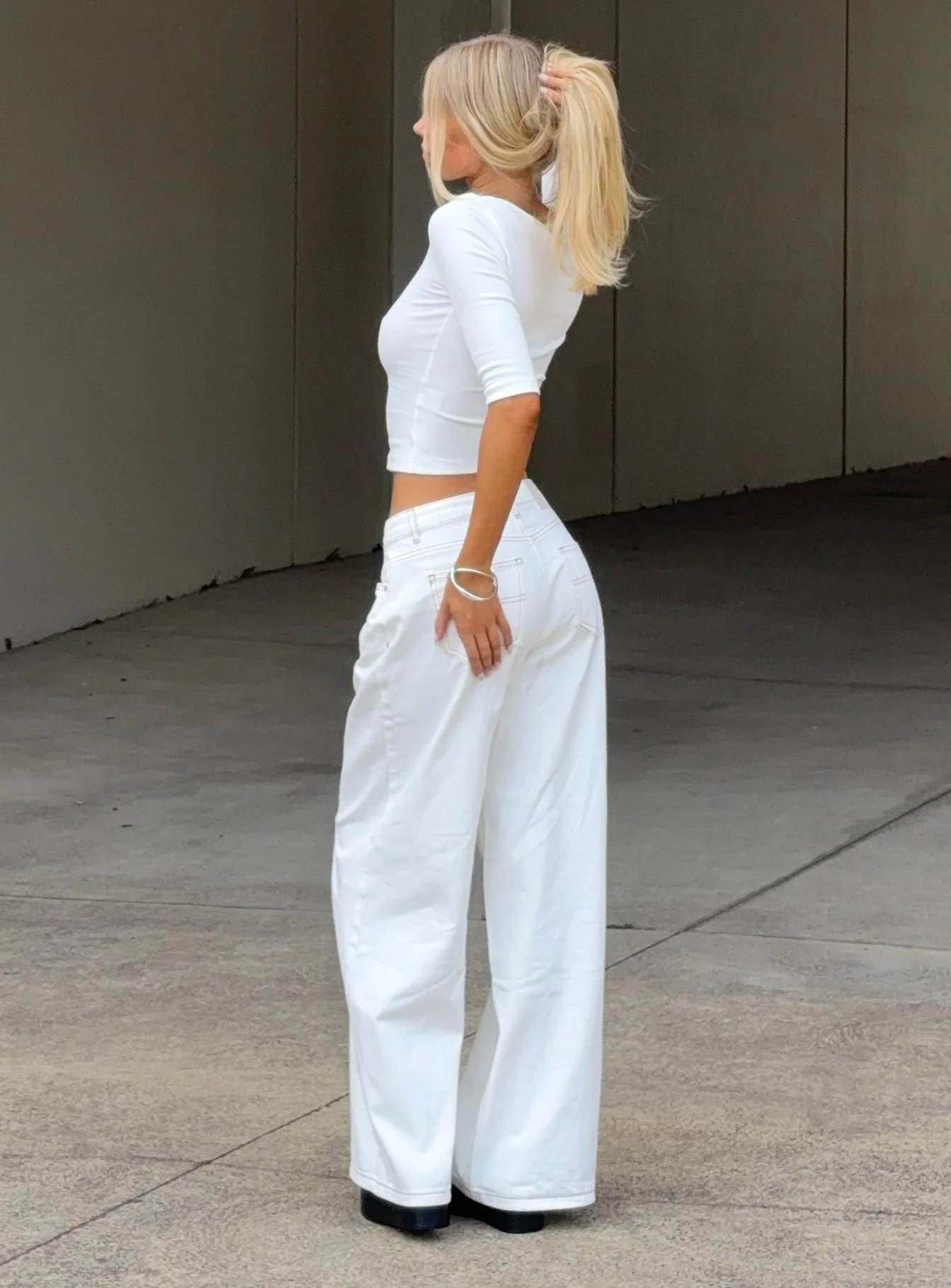 Naylor Mid Rise Wide Leg Jeans Cream Tall - Image 11