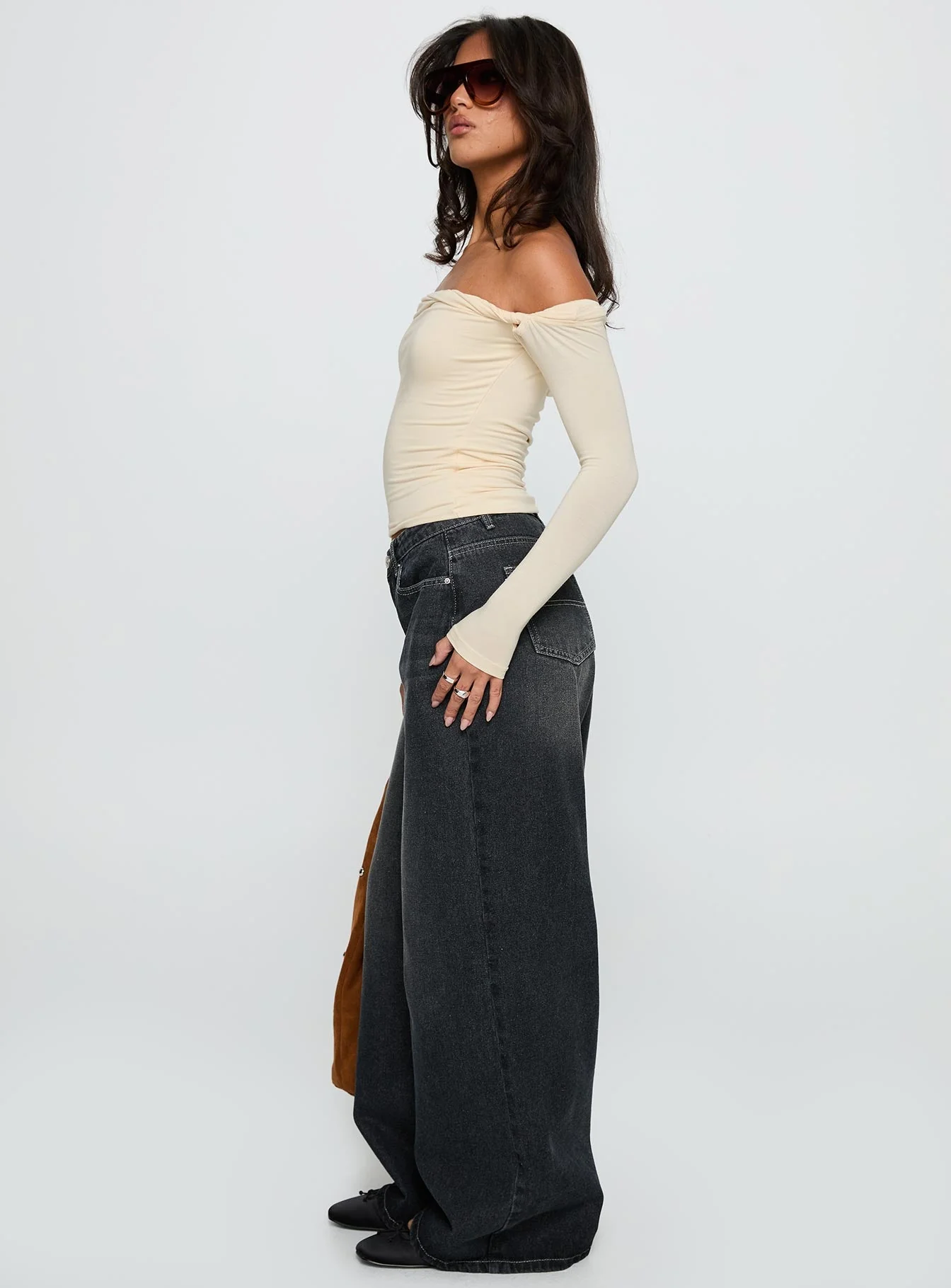 Naylor Mid Rise Wide Leg Jeans Grey Wash - Image 4